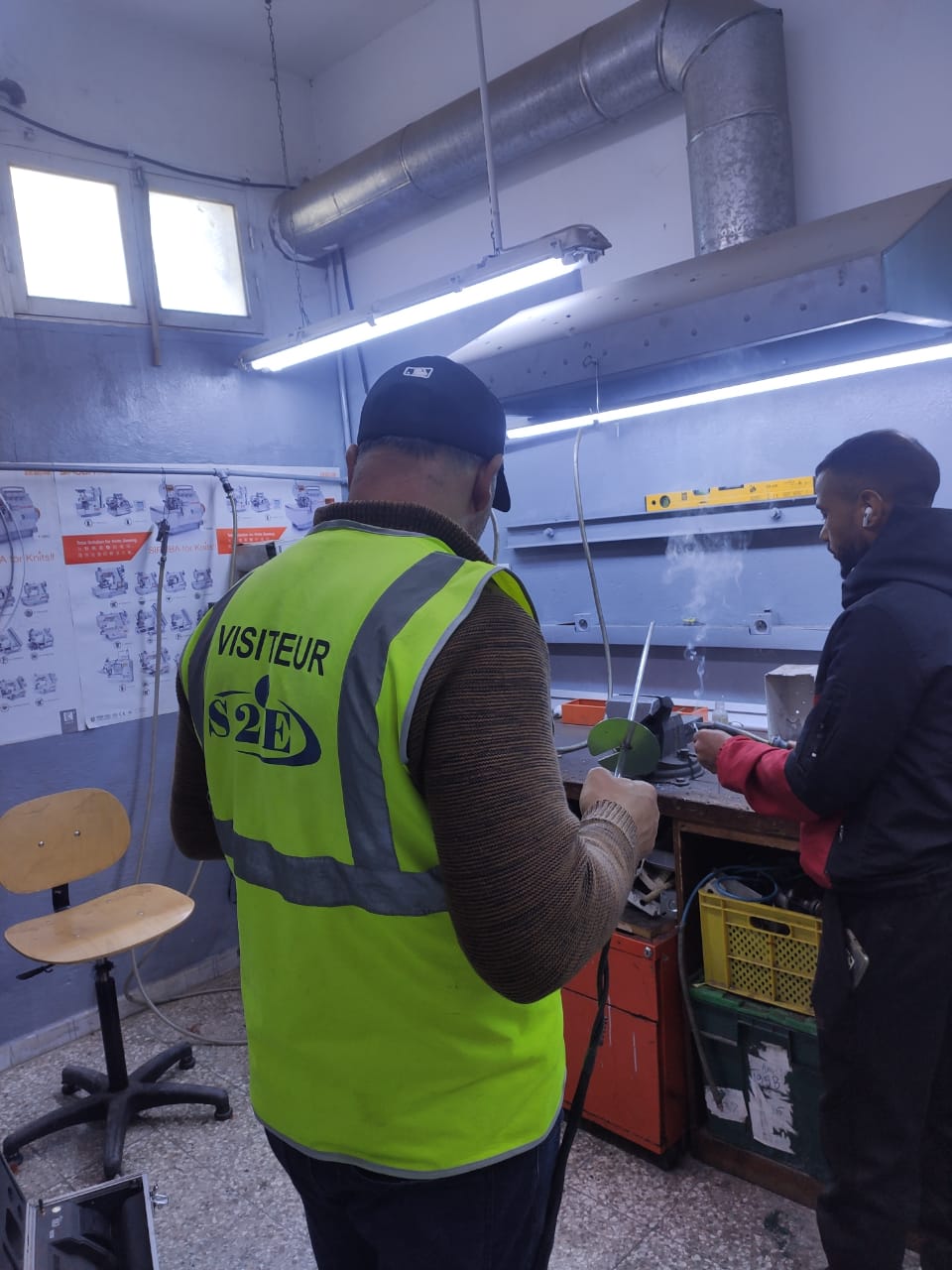 Image illustrant l'analyse de l'air en milieu professionnel